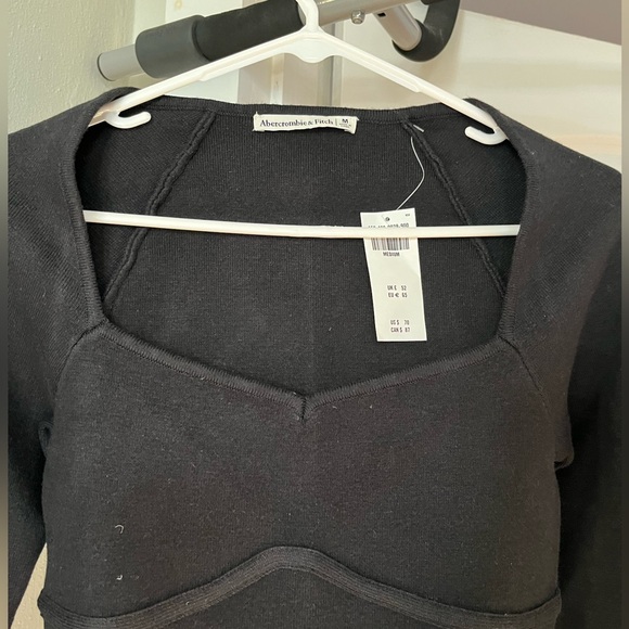 Abercrombie Long Sleeve Sweetheart Sweater - Picture 3 of 4